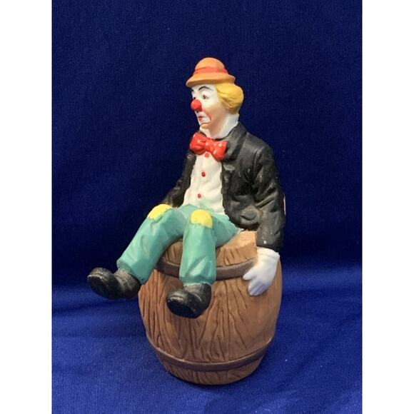 Bisque Porcelain Clown Sitting in a Barrell - Picture 5 of 6